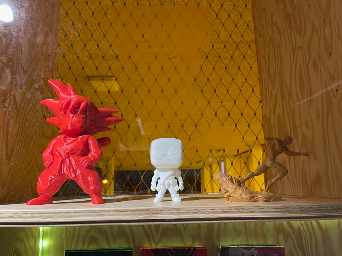 3D-printede manga-figurer udstillet i tegneserieområdet